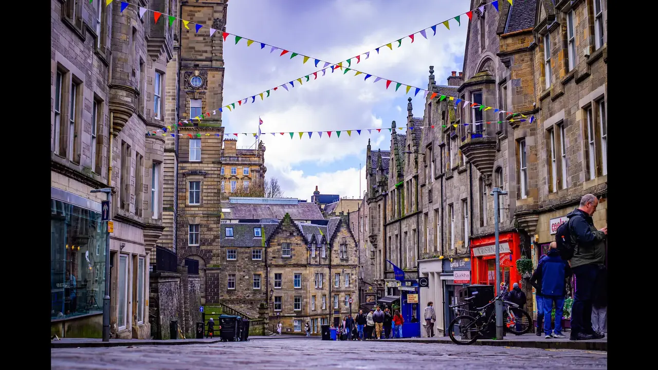 Edinburgh city skyline - Noble Fox bespoke tailoring in Edinburgh